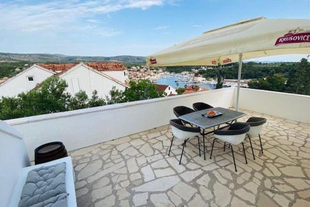 Sea-Views Brazza Apartments With Private Pool Милна Екстериор снимка