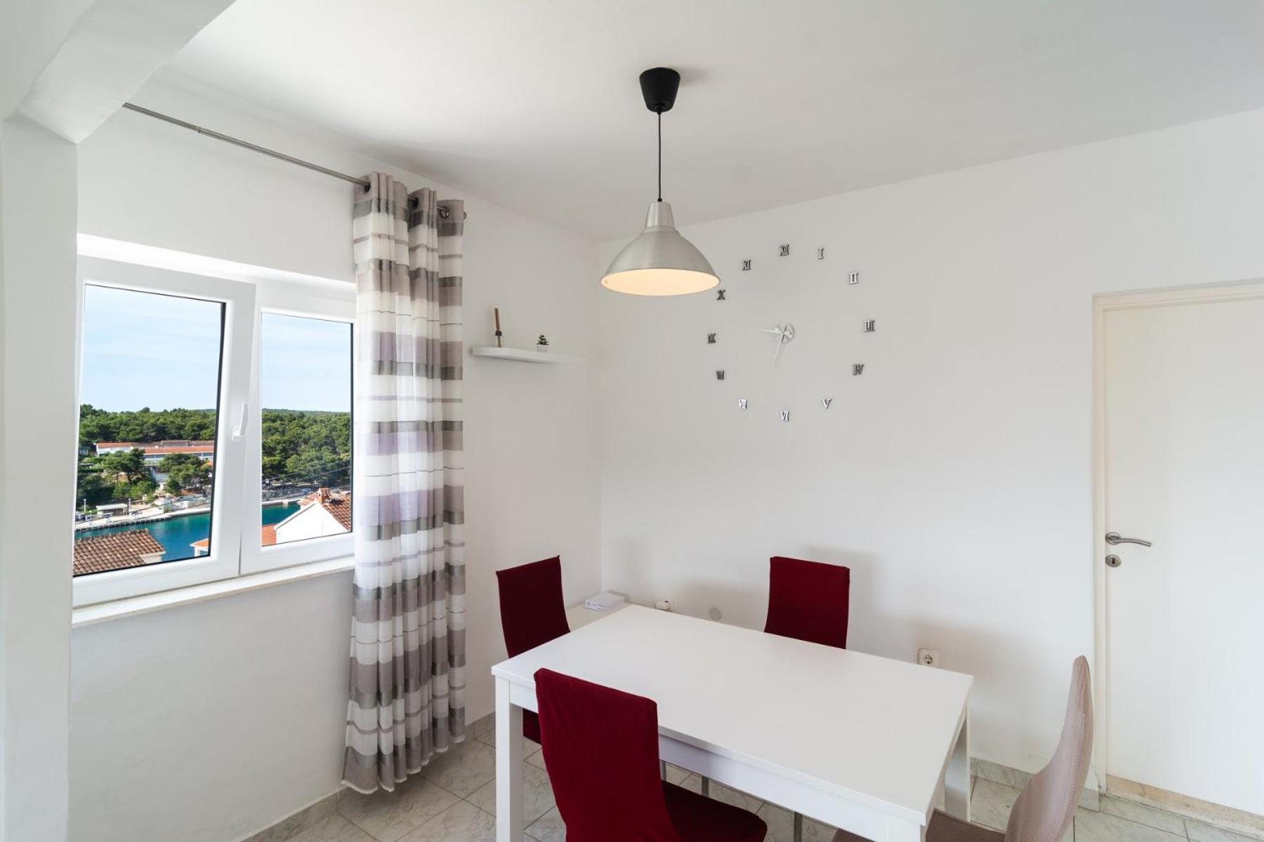 Sea-Views Brazza Apartments With Private Pool Милна Екстериор снимка
